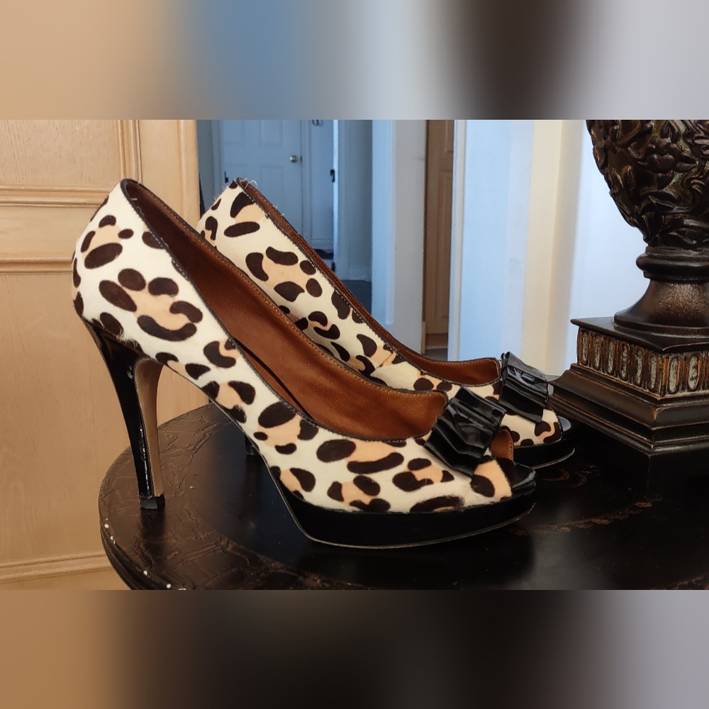 Shoes - Picture 2 of 2